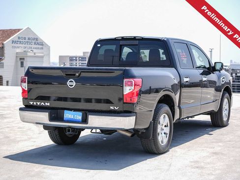 Used 2017 Nissan Titan SV RWD image 6