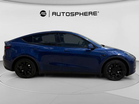 Used 2020 Tesla Model Y Long Range image 8