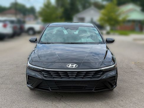 Used 2026 Hyundai Elantra Sport w/ Cargo Package FWD image 4
