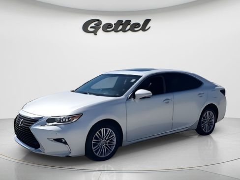 Used 2016 Lexus ES 350 w/ Premium Package w/Wood Trim image 4