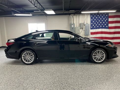 Used 2019 Toyota Avalon Limited w/ Advanced Safety Package FWD image 7