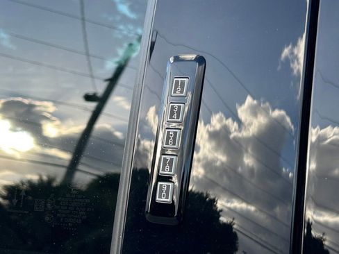 Used 2024 Ford F150 Raptor AWD/4WD image 17