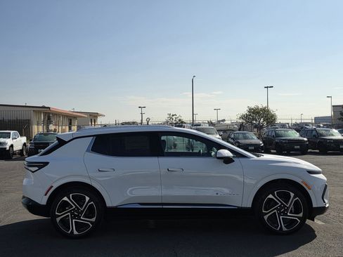 New 2026 Chevrolet Equinox EV LT w/ Convenience Package II image 8