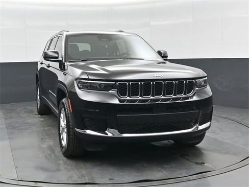 New 2025 Jeep Grand Cherokee L Laredo image 10