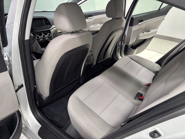 Used 2019 Hyundai Elantra SE FWD image 22