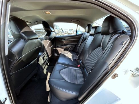 Used 2024 Toyota Camry SE image 19