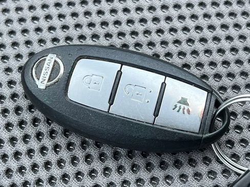 Used 2020 Nissan Frontier SV w/ Midnight Edition Floor Mats AWD/4WD image 32
