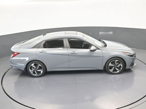 Used 2022 Hyundai Elantra SEL w/ Convenience + Premium Package image 48