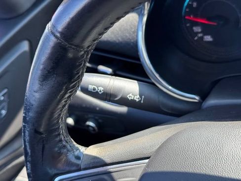 Used 2016 Chevrolet Malibu LT FWD image 25
