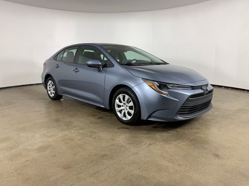 Used 2024 Toyota Corolla LE image 5