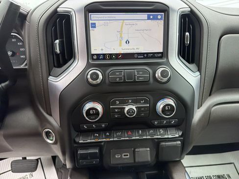 Used 2021 GMC Sierra 1500 SLT AWD/4WD image 21