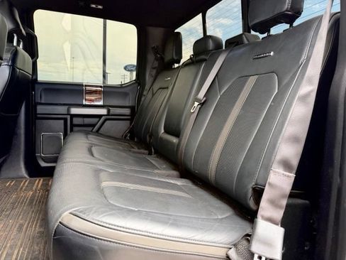 Used 2016 Ford F150 Platinum w/ Equipment Group 701A Luxury AWD/4WD image 8