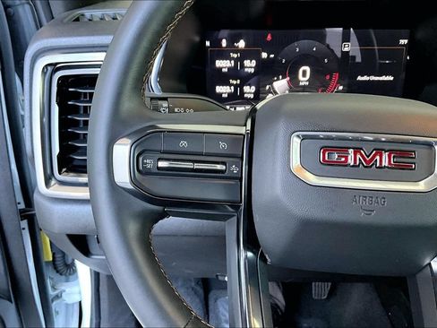 Used 2025 GMC Canyon AT4 AWD/4WD image 7