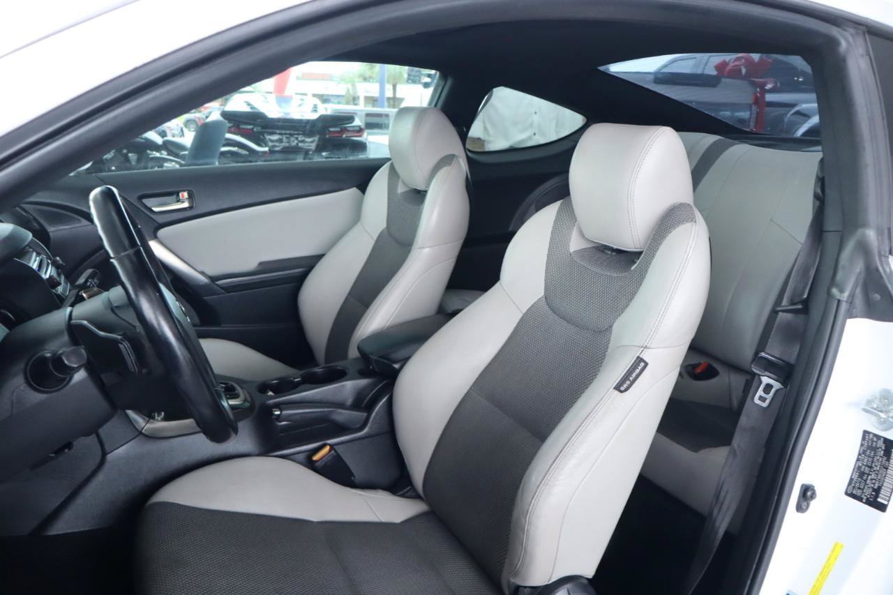 Used 2014 Hyundai Genesis 2.0T RWD image 16