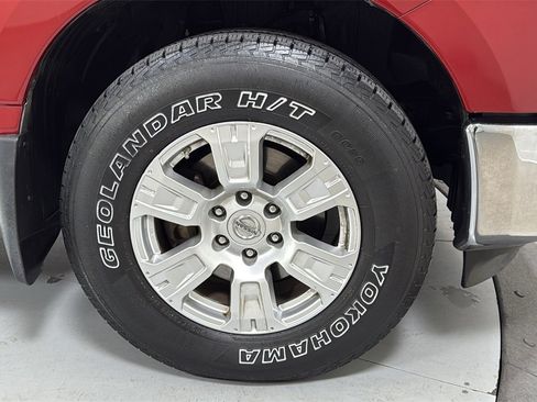 Used 2017 Nissan Titan SV image 21