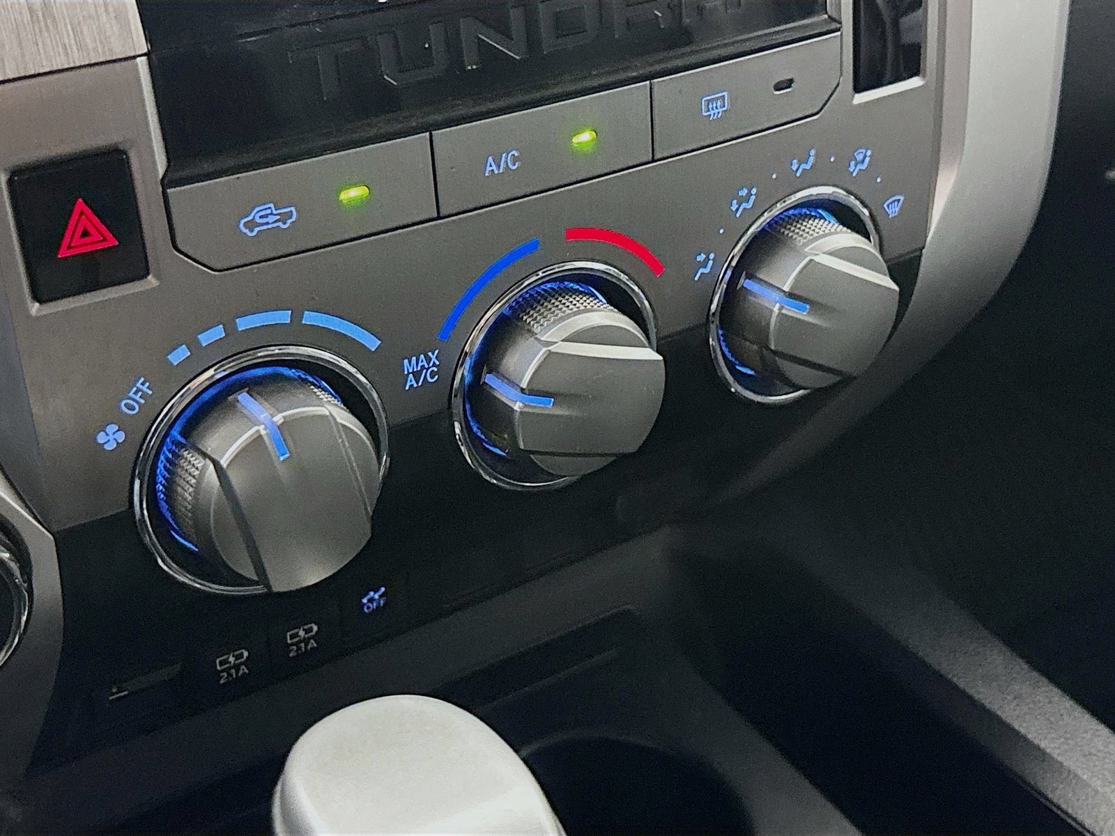 Used 2020 Toyota Tundra SR5 w/ SR5 Leather Package AWD/4WD image 15