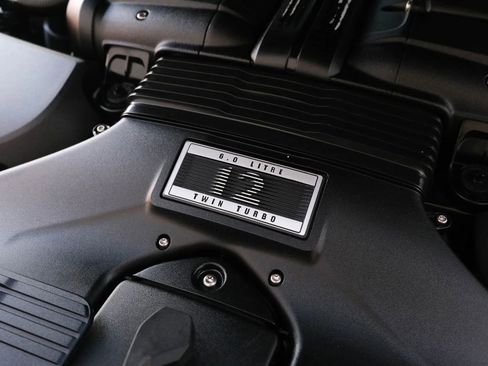 Used 2018 Bentley Bentayga image 21