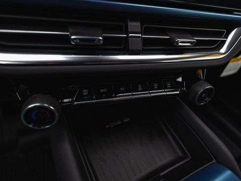 New 2026 Chevrolet Equinox EV LT image 7