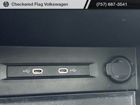 Used 2022 Volkswagen Taos SEL AWD/4WD image 33