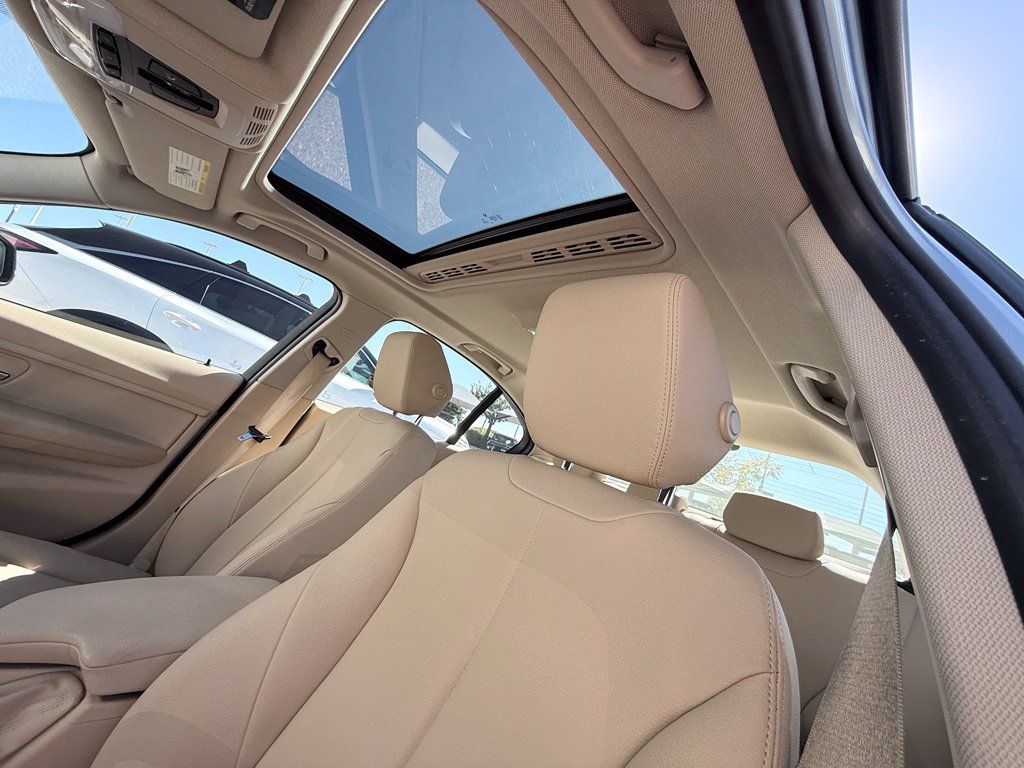 Used 2014 BMW 320i xDrive Sedan AWD/4WD image 12