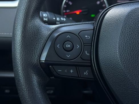 Used 2020 Toyota RAV4 XLE w/ Convenience Package FWD image 25