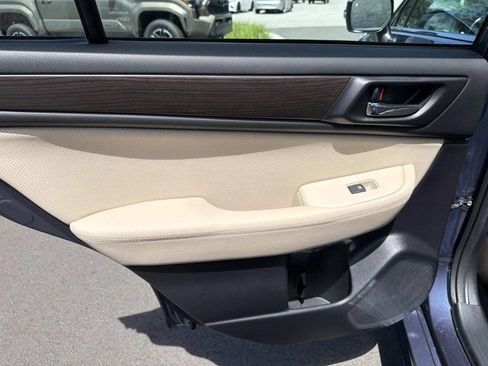 Used 2017 Subaru Legacy 2.5i Limited AWD/4WD image 13