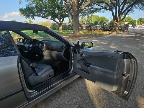 Used 2007 Saab 9-3 2.0T w/ Premium 17 Pkg image 9