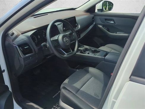 Certified 2022 Nissan Rogue SV FWD image 9