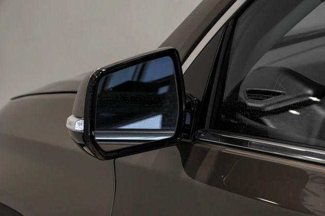 Used 2020 Chevrolet Traverse LT FWD image 40