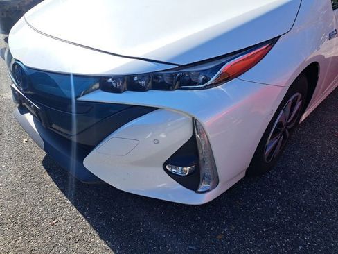 Used 2017 Toyota Prius Prime Advanced image 10