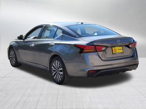 Used 2025 Nissan Altima 2.5 SV FWD image 5