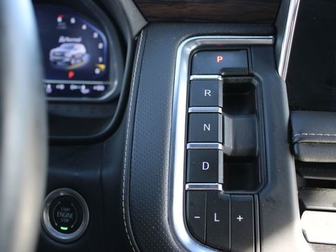 Used 2023 Chevrolet Suburban Premier image 46