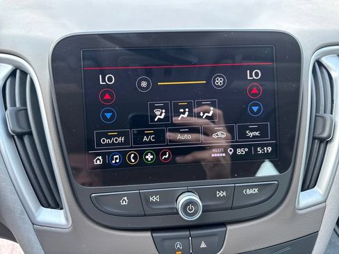 Used 2024 Chevrolet Malibu LT FWD image 22