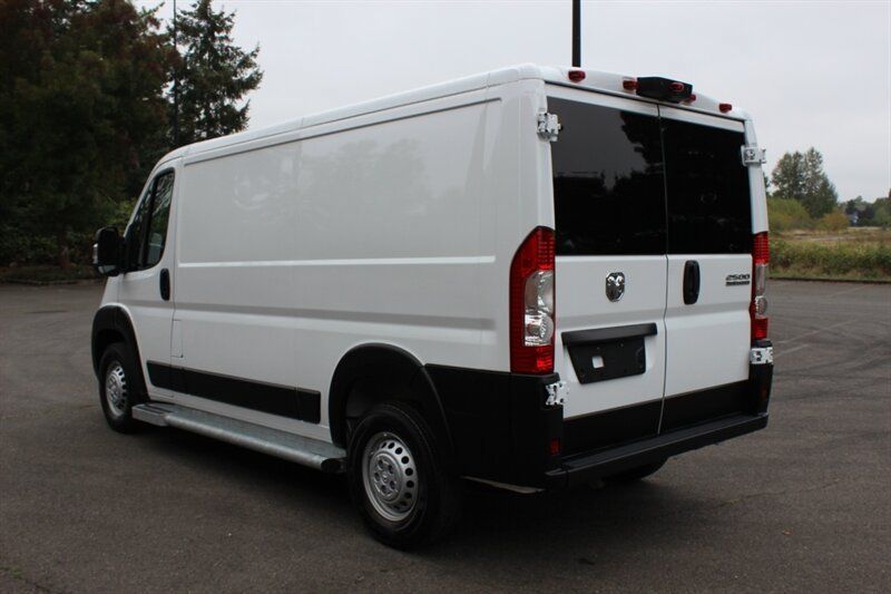 Used 2025 RAM ProMaster 2500 w/ U-Haul Equipment Group FWD image 3