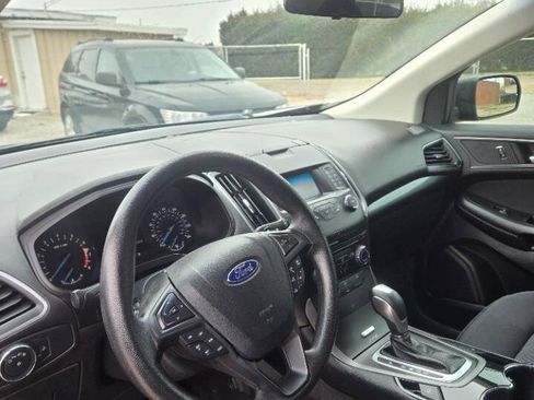 Used 2017 Ford Edge SE w/ Cargo Accessory Package FWD image 9