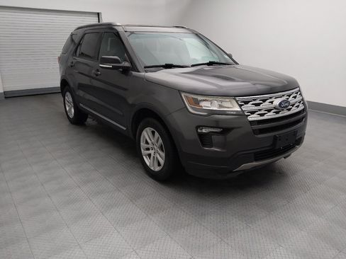 Used 2019 Ford Explorer XLT w/ Equipment Group 201A AWD/4WD image 13