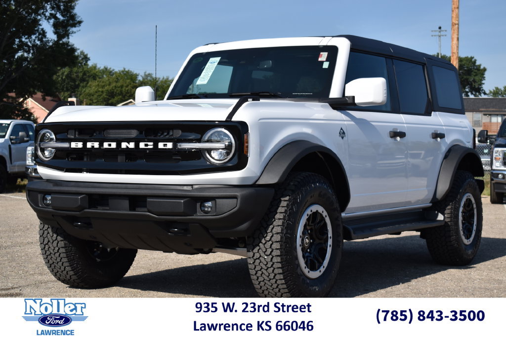 New 2026 Ford Bronco Outer Banks w/ Sasquatch Package AWD/4WD image 1
