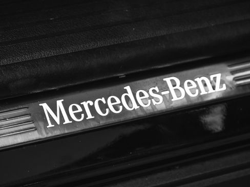 Used 2023 Mercedes-Benz GLS 450 4MATIC image 17