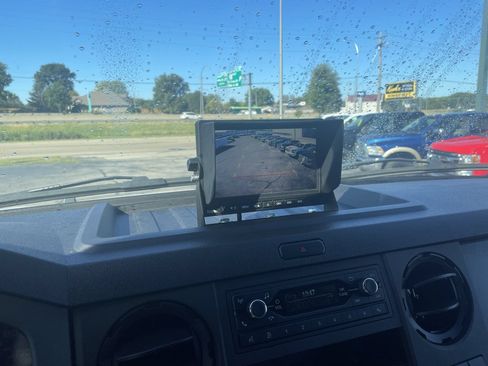 Used 2023 Ford F750 2WD Regular Cab Super Duty image 11