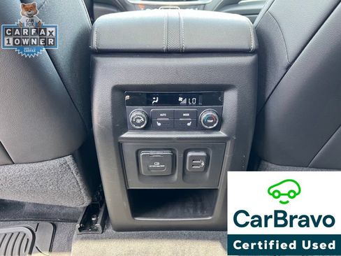 Used 2023 Chevrolet Traverse Premier AWD/4WD image 23