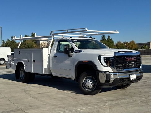 New 2025 GMC Sierra 3500 Pro w/ Fleet Convenience Package image 2
