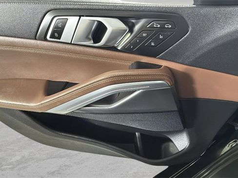 Used 2022 BMW X6 xDrive40i w/ Executive Package image 41