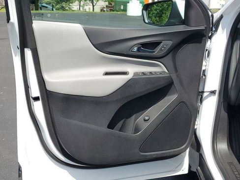 Used 2024 Chevrolet Equinox LT FWD image 21