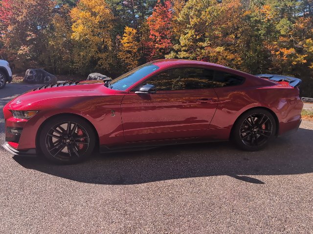 Used 2020 Ford Mustang Shelby GT500 w/ Technology Package RWD image 4
