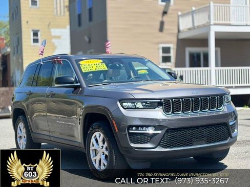 Used 2022 Jeep Grand Cherokee Limited AWD/4WD image 3