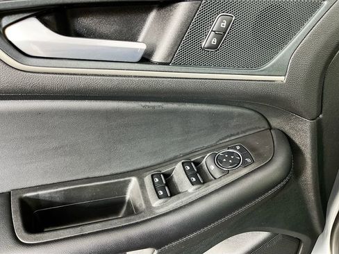 Used 2024 Ford Edge SEL AWD/4WD image 25