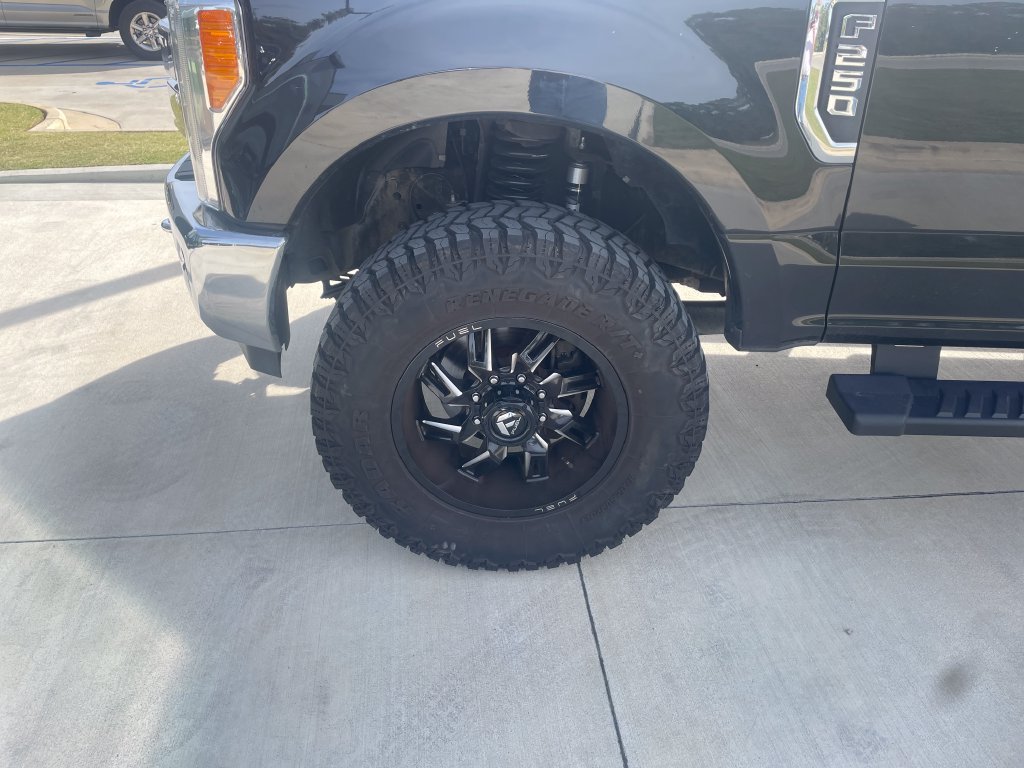 Used 2018 Ford F250 Lariat w/ Lariat Ultimate Package AWD/4WD image 32