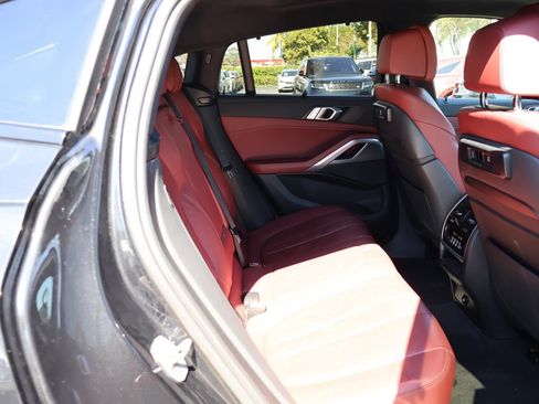 Used 2022 BMW X6 xDrive40i w/ Executive Package image 42