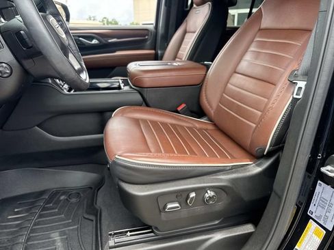 Used 2024 GMC Yukon Denali Ultimate w/ LPO, Floor Liner Package AWD/4WD image 21