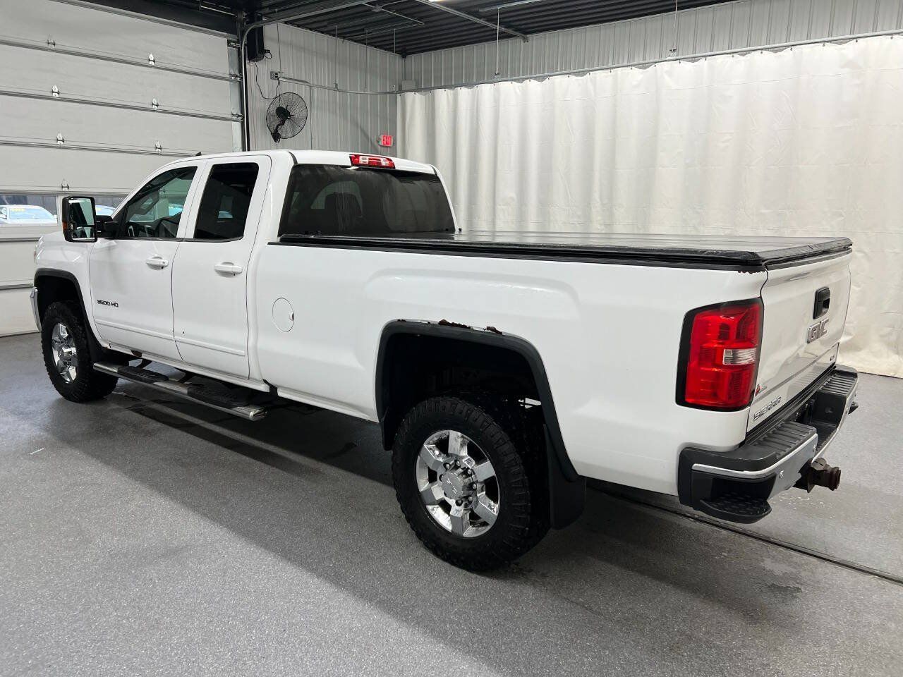 Used 2016 GMC Sierra 3500 SLE w/ SLE Preferred Package AWD/4WD image 6